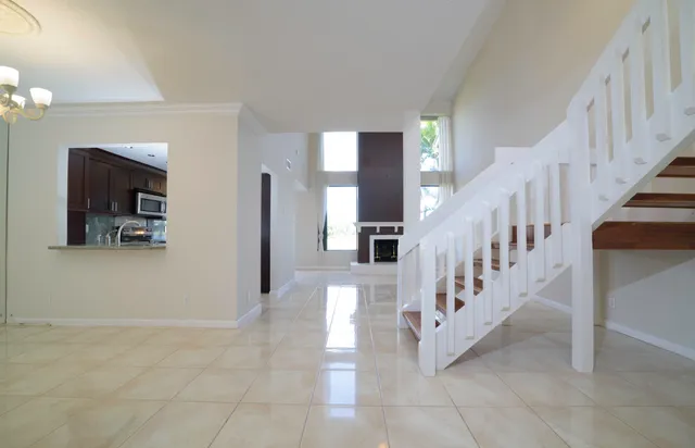 $3,490 | 6595 Parkview Drive, Unit F, Boca Raton, FL 33433