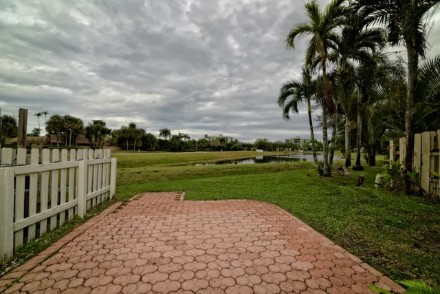 $3,490 | 6595 Parkview Drive, Unit F, Boca Raton, FL 33433