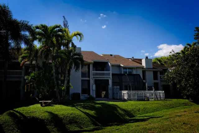 $3,490 | 6595 Parkview Drive, Unit F, Boca Raton, FL 33433