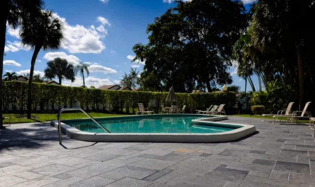 $3,490 | 6595 Parkview Drive, Unit F, Boca Raton, FL 33433