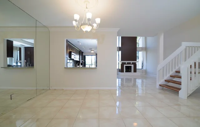 $3,490 | 6595 Parkview Drive, Unit F, Boca Raton, FL 33433