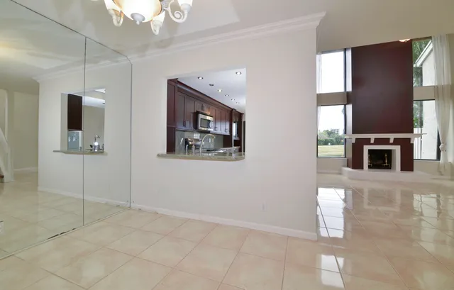 $3,490 | 6595 Parkview Drive, Unit F, Boca Raton, FL 33433