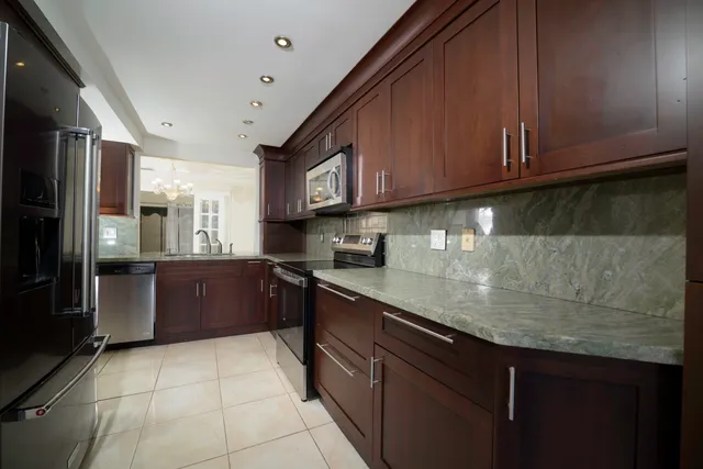 $3,490 | 6595 Parkview Drive, Unit F, Boca Raton, FL 33433