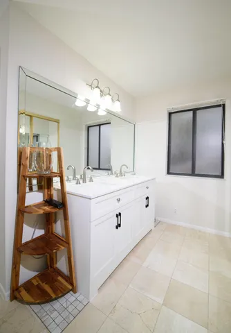 $3,490 | 6595 Parkview Drive, Unit F, Boca Raton, FL 33433