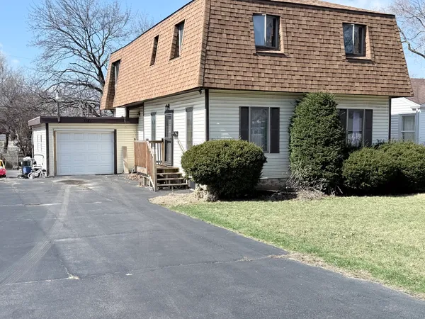$229,900 | 1151 Gates Street, Aurora, IL 60505