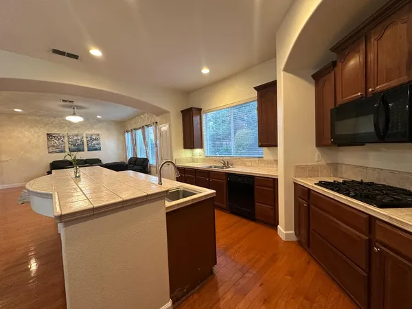 $1,039,800 | 205 Hawkcrest Circle, Sacramento, CA 95835