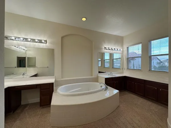 $1,039,800 | 205 Hawkcrest Circle, Sacramento, CA 95835