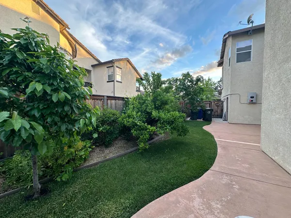 $1,039,800 | 205 Hawkcrest Circle, Sacramento, CA 95835