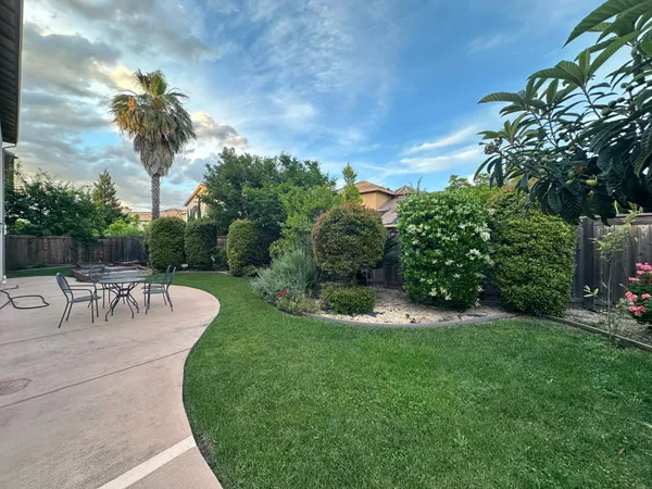 $1,039,800 | 205 Hawkcrest Circle, Sacramento, CA 95835