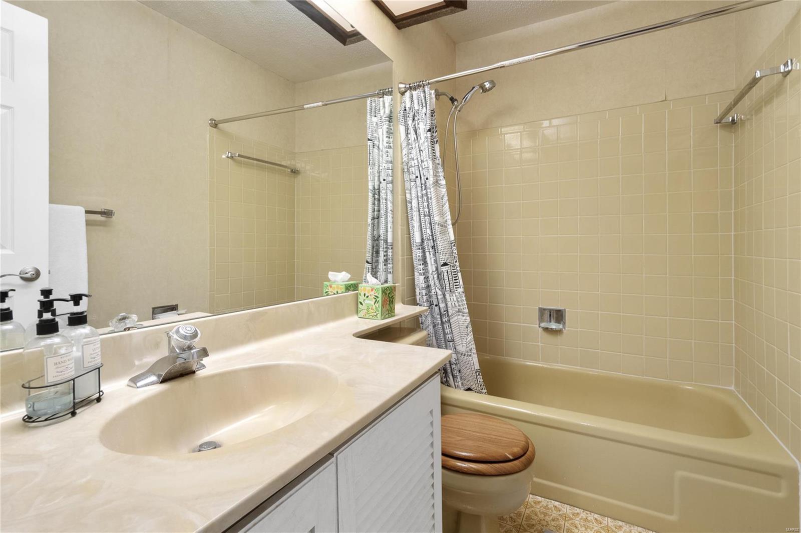 1337 Hampton Road St. Charles, MO 63303 - Photo 17 of 34