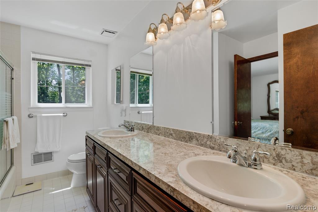 10100 Bridge Lake Road Clarkston, MI 48348 - Photo 17 of 39