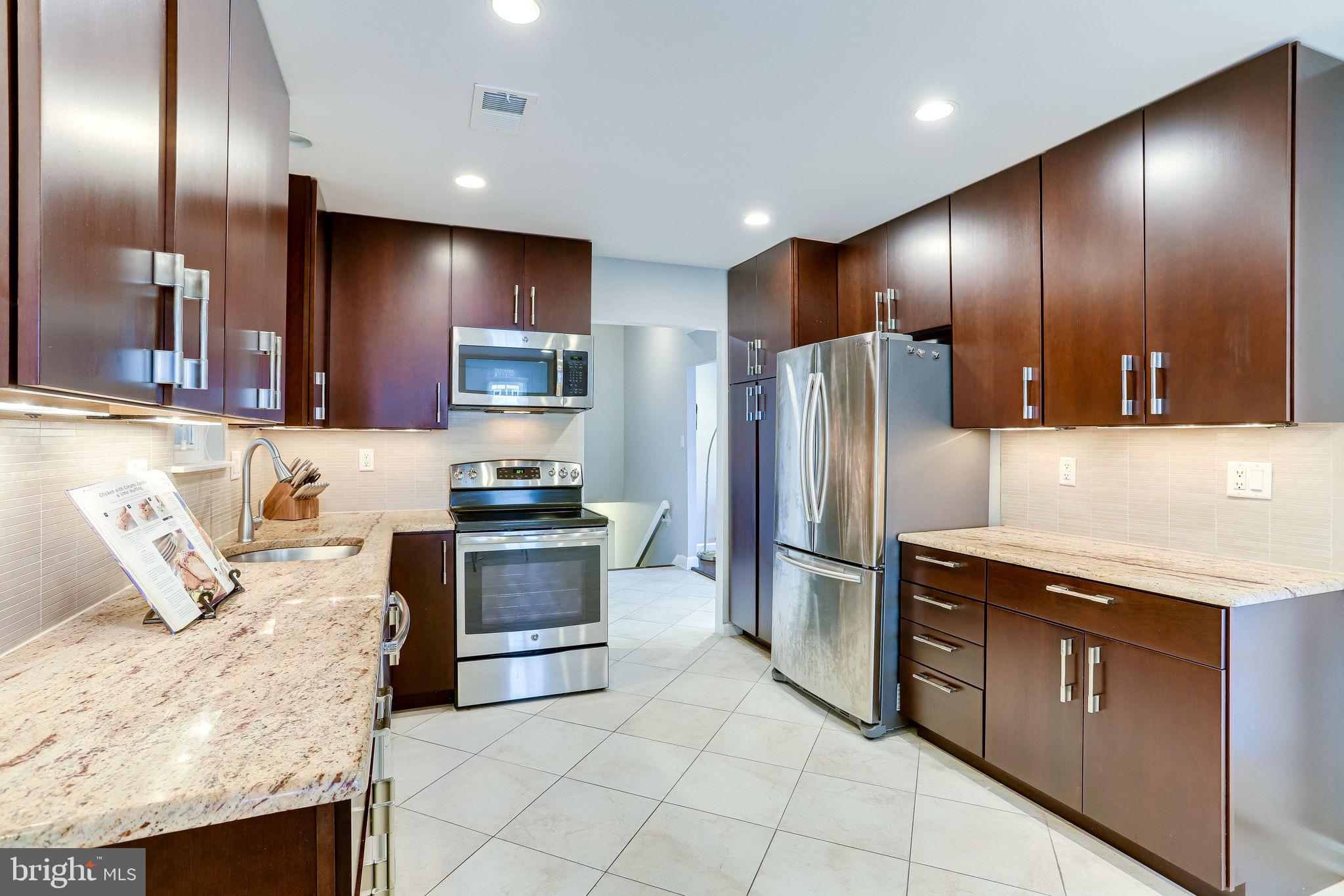 11306 Handlebar Road Reston, VA 20191 - Photo 12 of 82 Kitchen