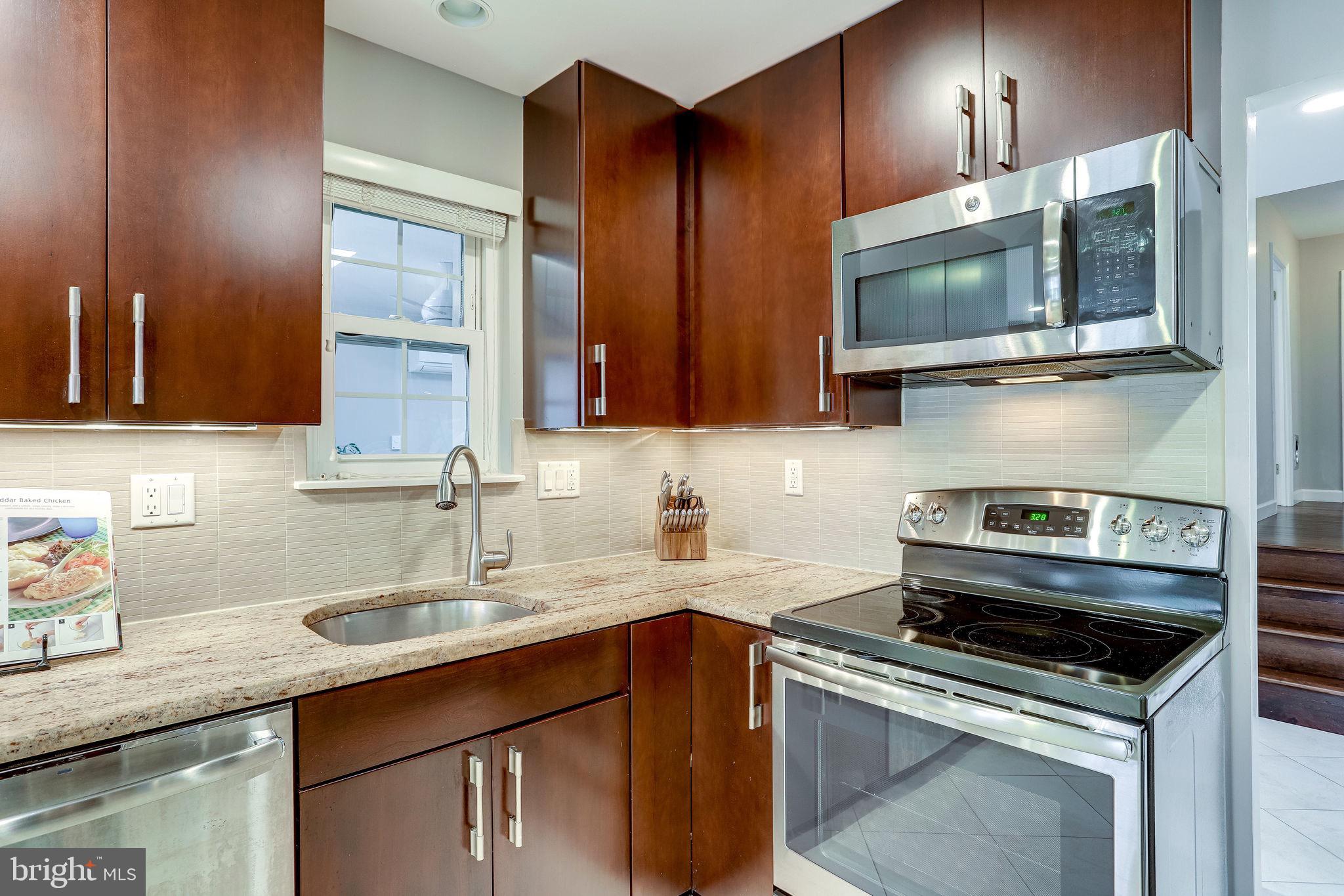 11306 Handlebar Road Reston, VA 20191 - Photo 13 of 82 Kitchen