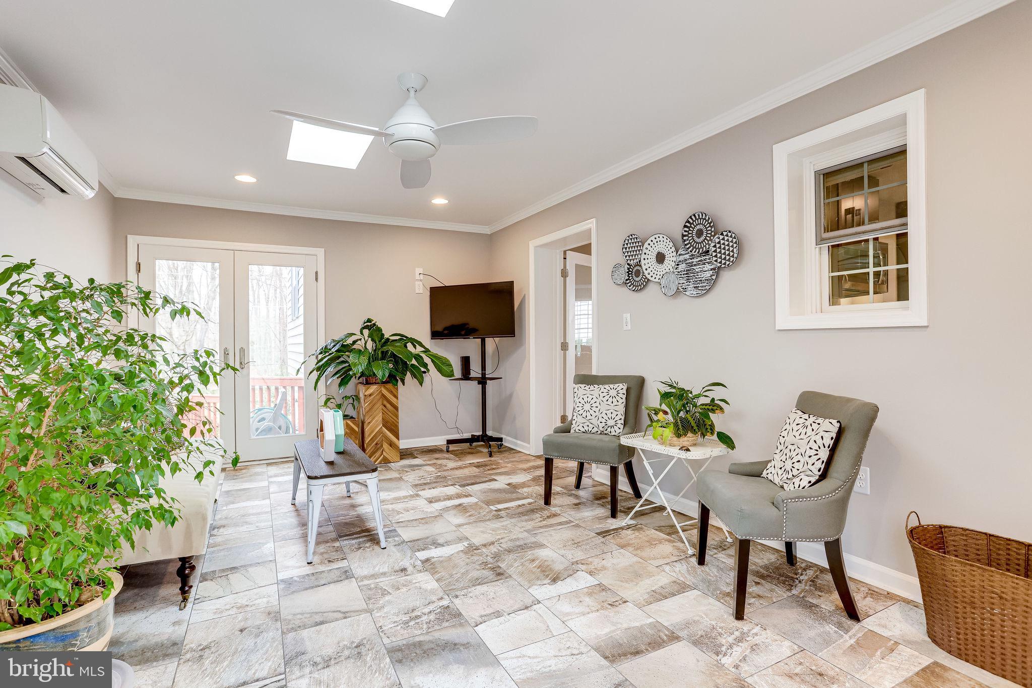 11306 Handlebar Road Reston, VA 20191 - Photo 4 of 82 All season sunroom