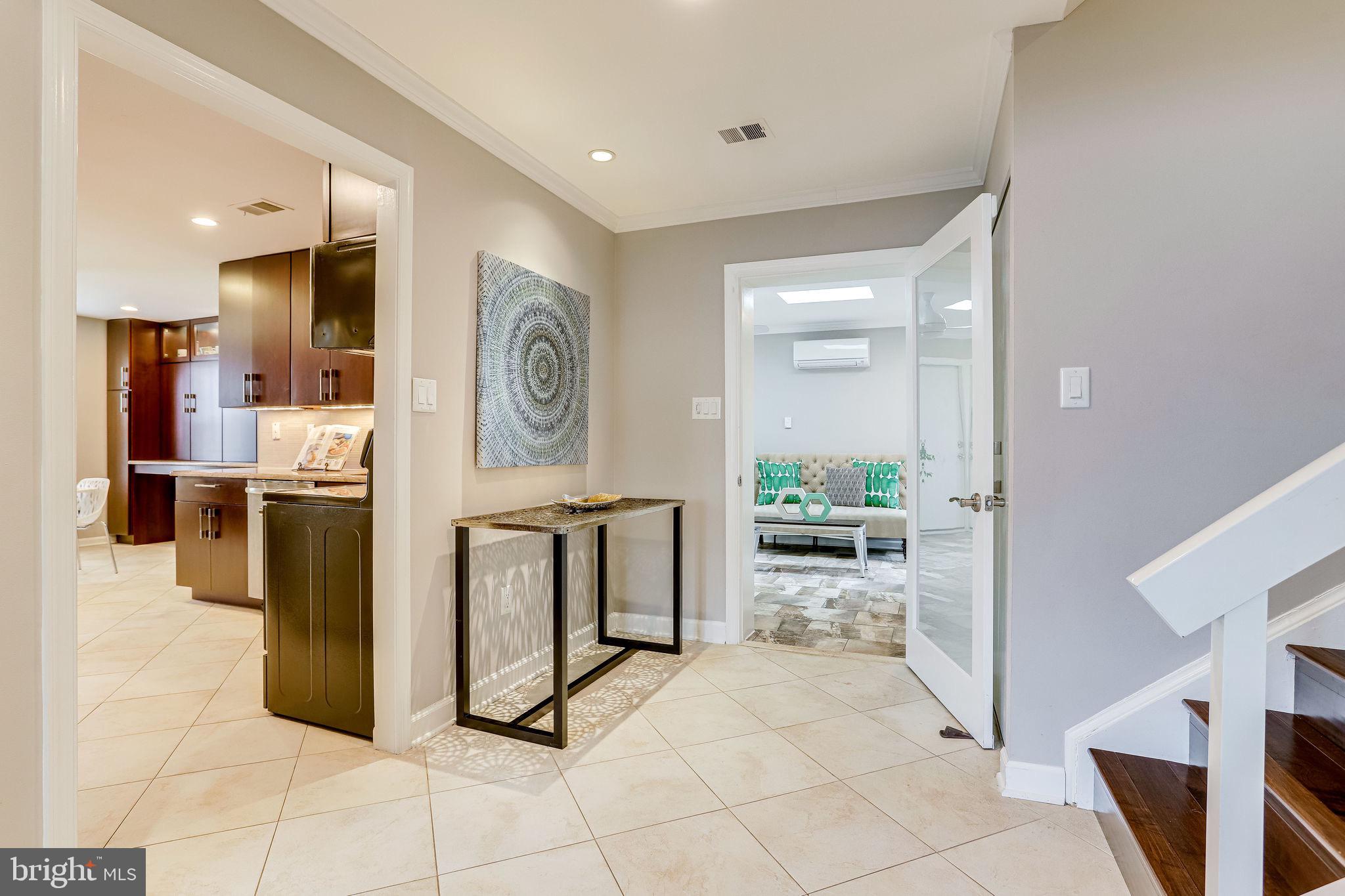 11306 Handlebar Road Reston, VA 20191 - Photo 8 of 82 Foyer
