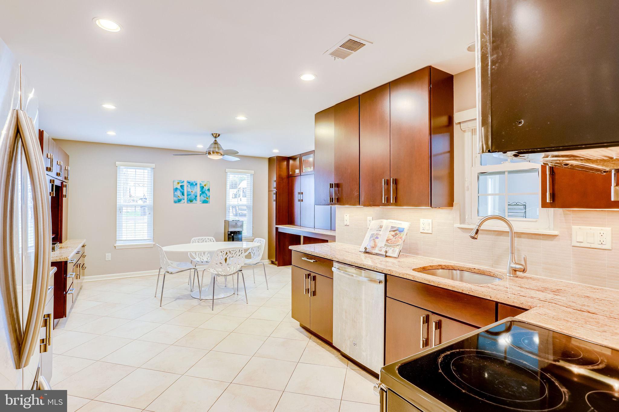 11306 Handlebar Road Reston, VA 20191 - Photo 10 of 82 Kitchen
