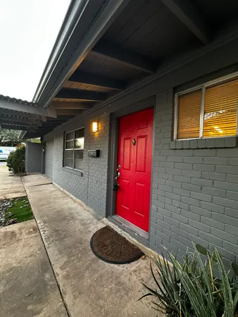 $1,795 | 2104 Wordsworth Drive, Unit B, Austin, TX 78704