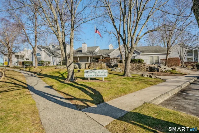 $195,000 | 75 Crown Knoll Court, Unit 107, Groton, CT 06340