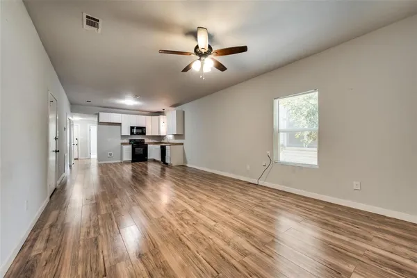 $1,050 | 626 West Crawford Street, Unit 101, Denison, TX 75020