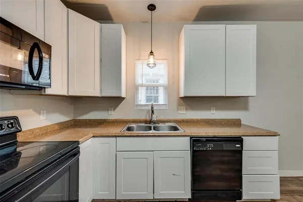 $1,050 | 626 West Crawford Street, Unit 101, Denison, TX 75020