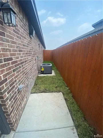 $1,200 | 904 Hidden Hills St Mission, Unit 3, Mission, TX 78572