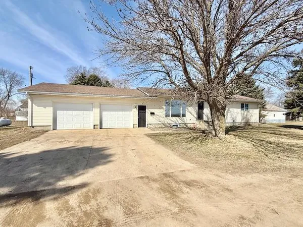 $239,900 | 475 East Csah 10, Vesta, MN 56292