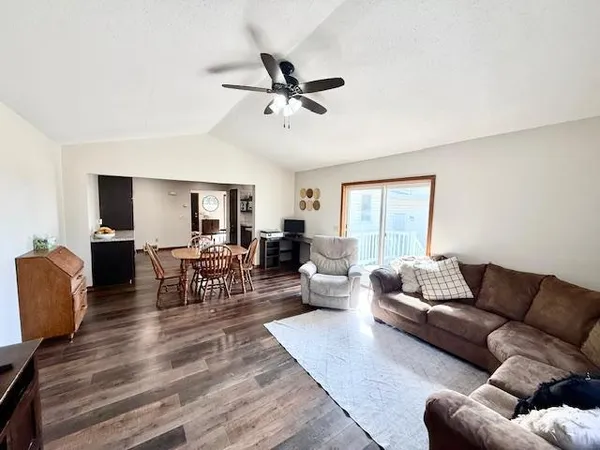 $239,900 | 475 East Csah 10, Vesta, MN 56292