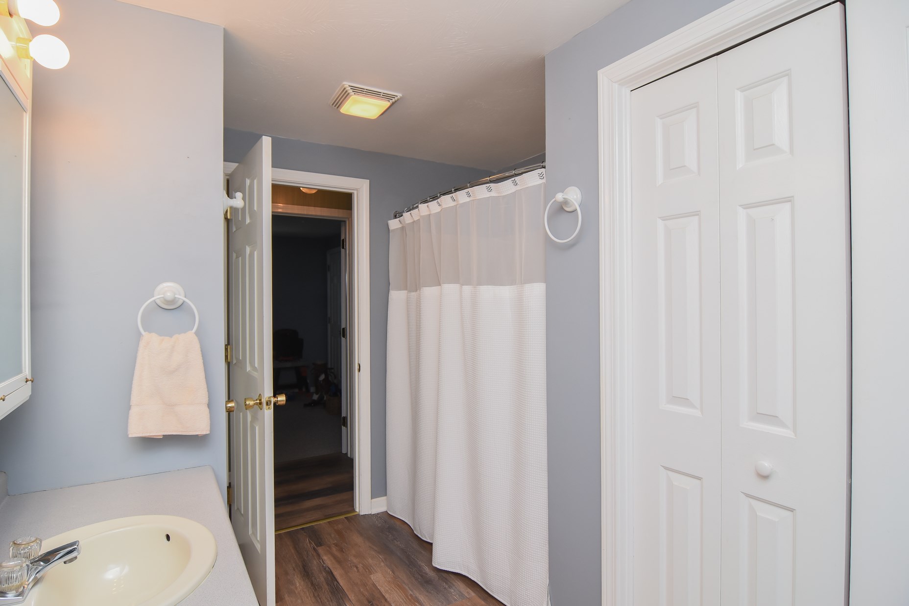 26 North Shore Road Derry, NH 03038 - Photo 14 of 39