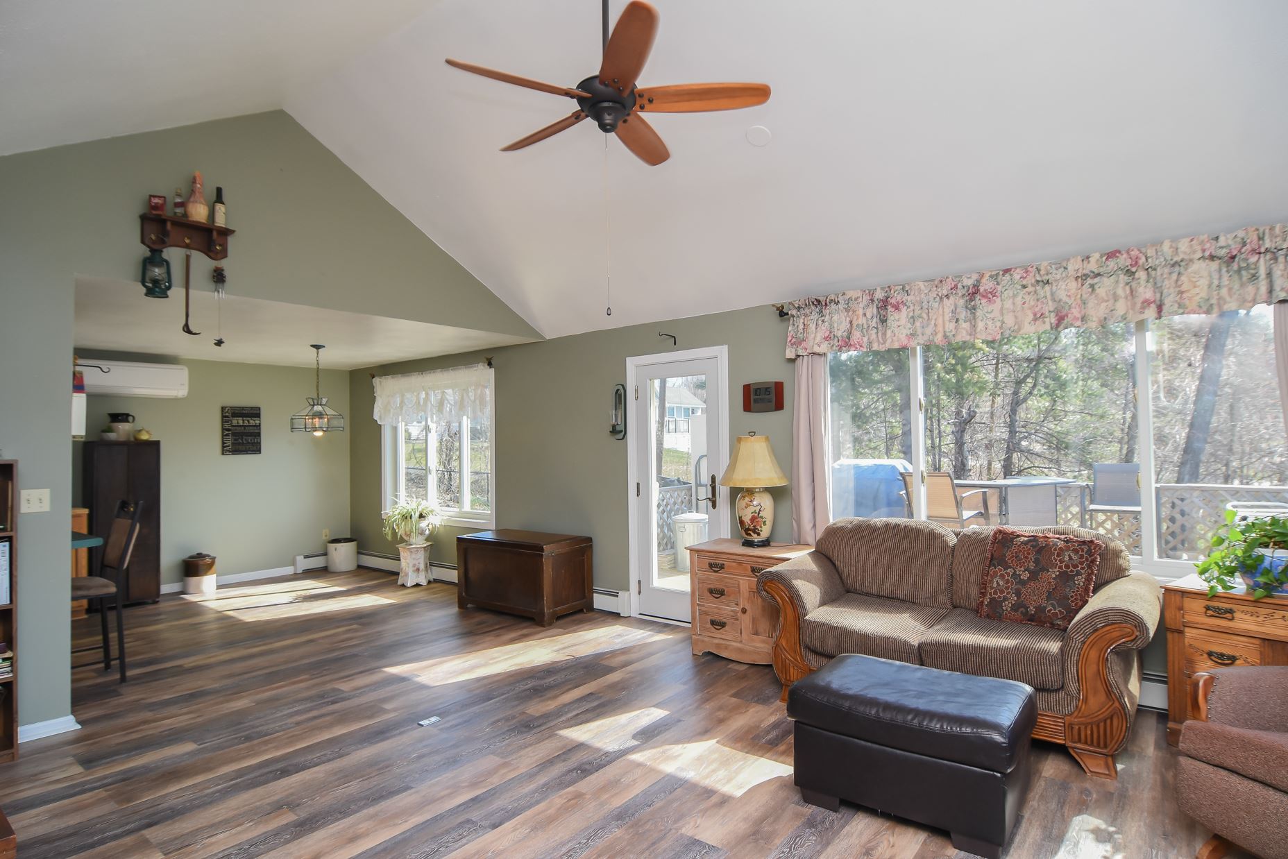 26 North Shore Road Derry, NH 03038 - Photo 5 of 39