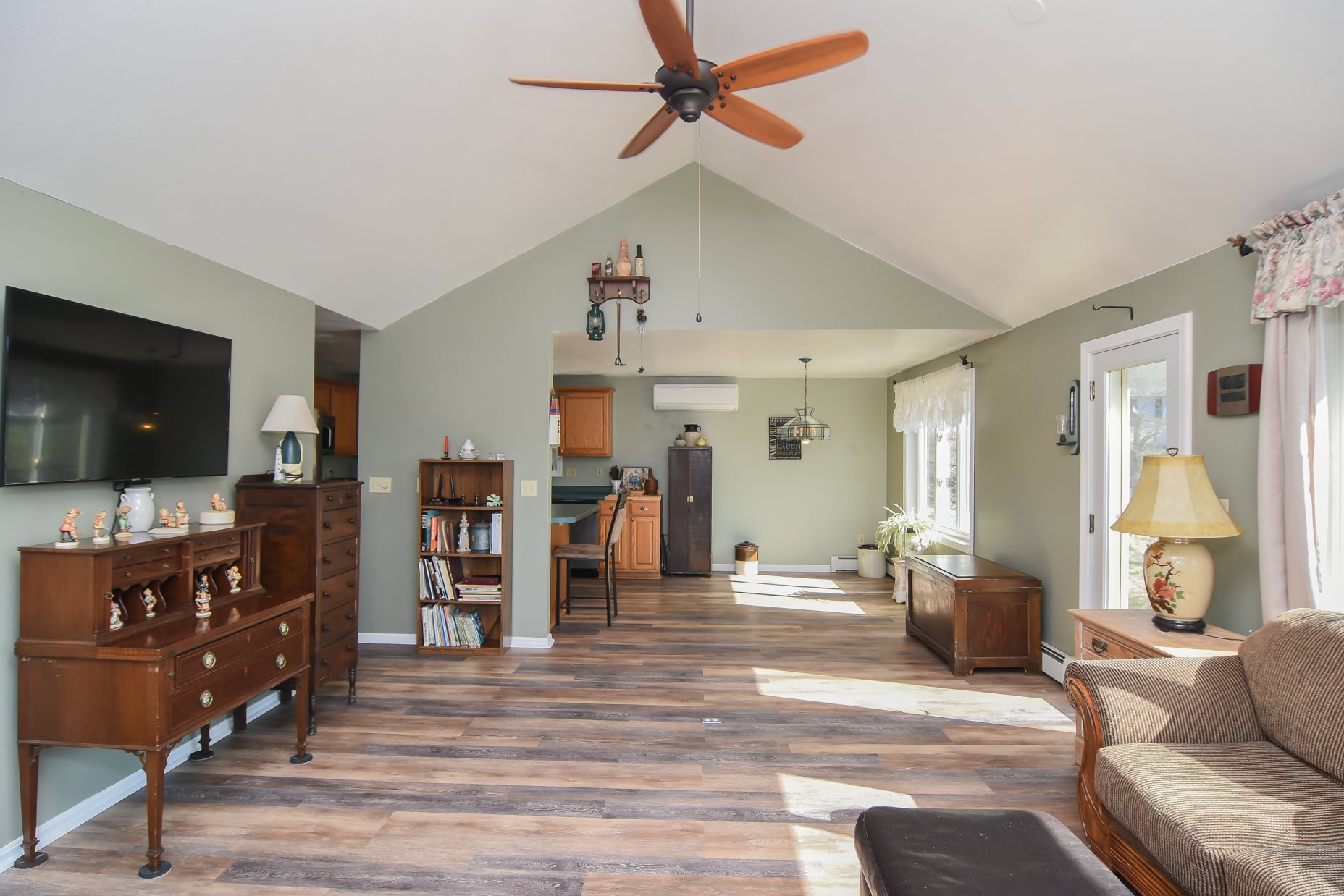26 North Shore Road Derry, NH 03038 - Photo 6 of 39