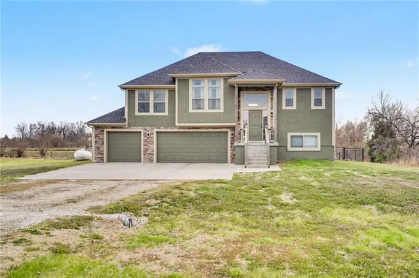 $475,000 | 16699 Dana Lane, Leavenworth, KS 66048
