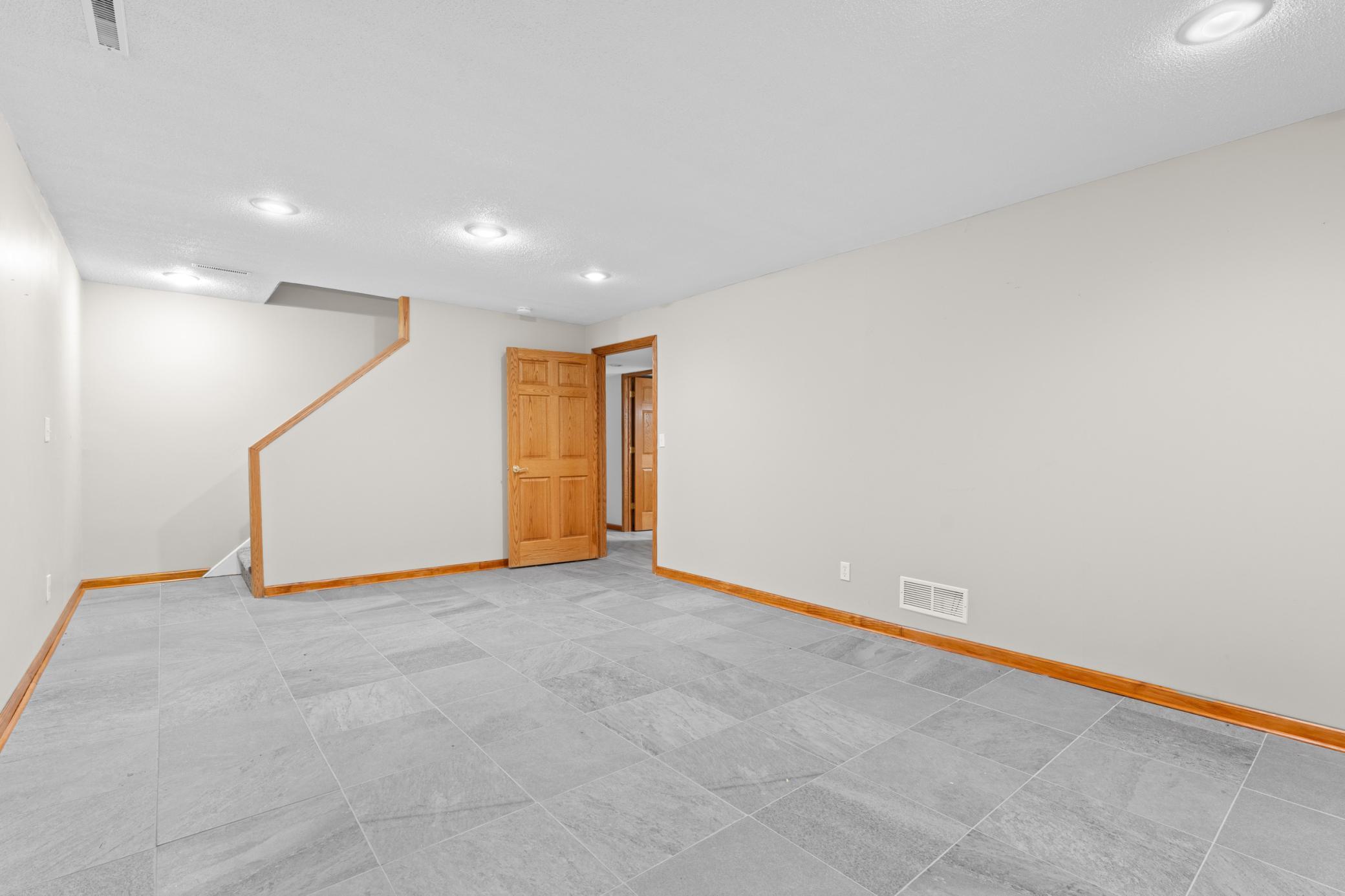 5718 48 Avenue Northwest Rochester, MN 55901 - Photo 28 of 41