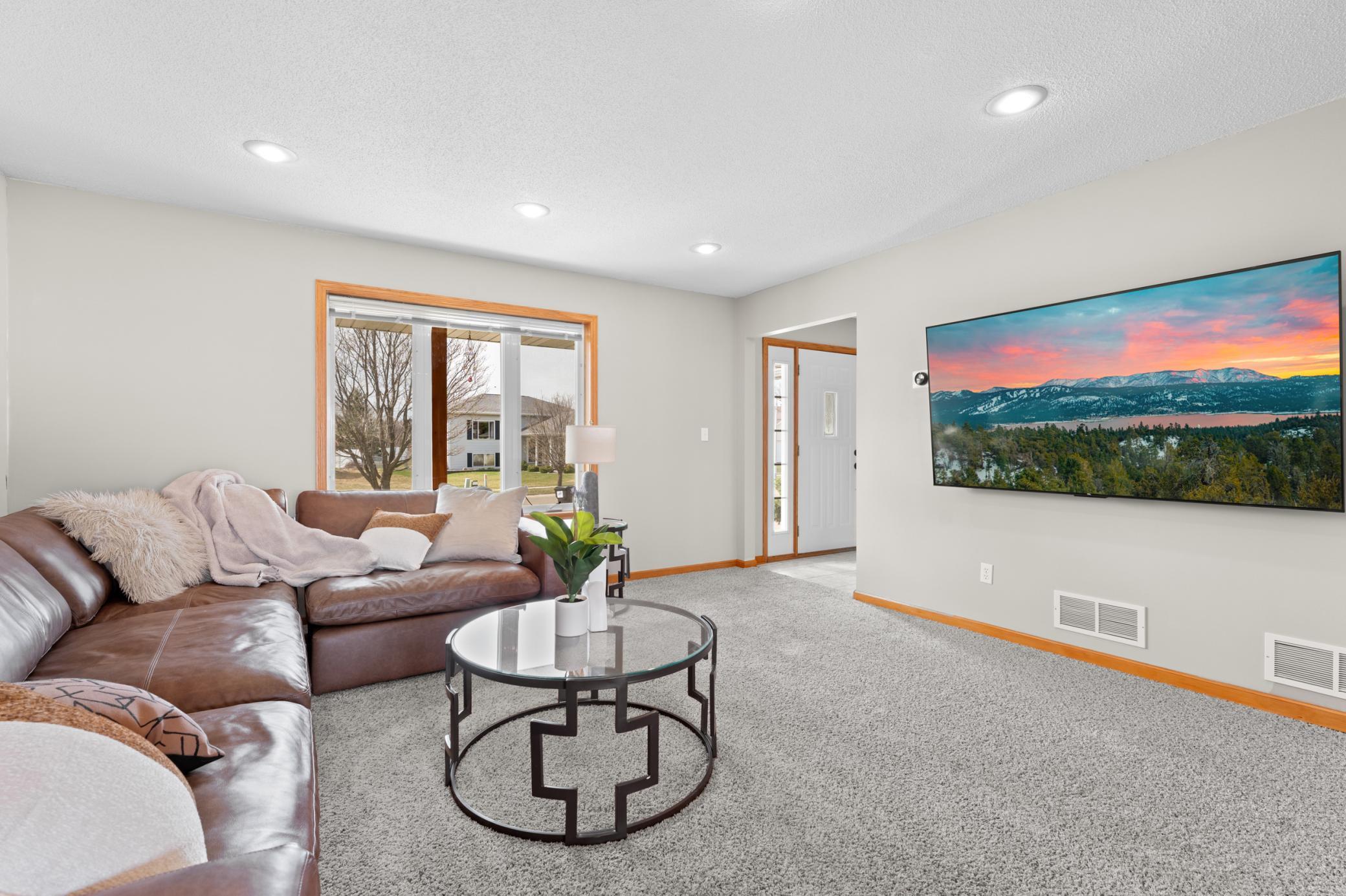 5718 48 Avenue Northwest Rochester, MN 55901 - Photo 7 of 41