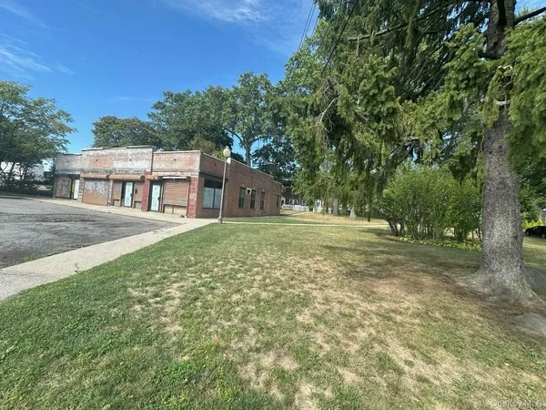 $600,000 | 351-355 Central Park Avenue, Yonkers, NY 10704