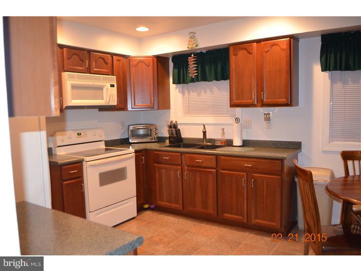 302 Colonial Road Edgewater Park, NJ 08010 - Photo 2 of 21 Gallery Image 2