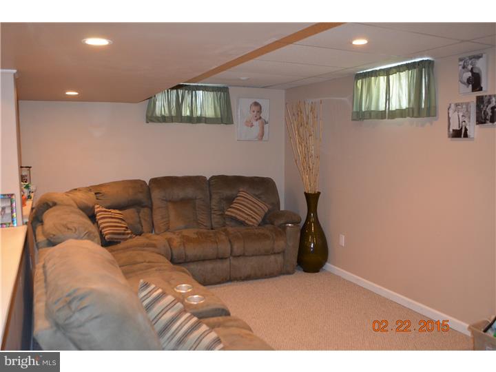 302 Colonial Road Edgewater Park, NJ 08010 - Photo 18 of 21 Gallery Image 18