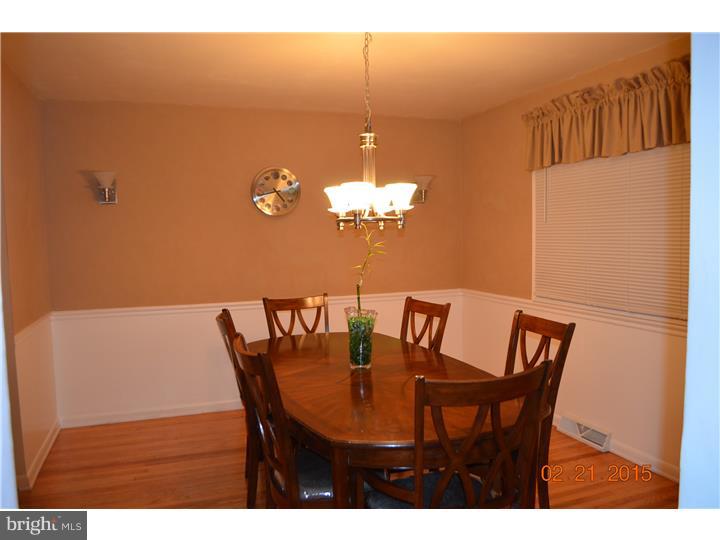 302 Colonial Road Edgewater Park, NJ 08010 - Photo 3 of 21 Gallery Image 3