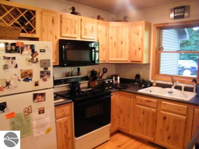 3155 King Road East Jordan, MI 49727 - Photo 13 of 25 1737294-12.JPG