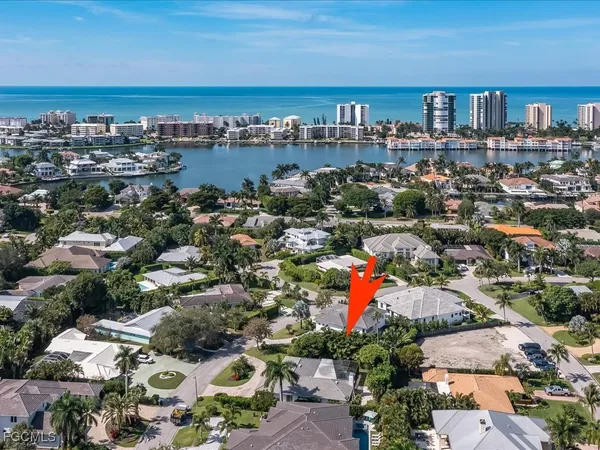 an aerial view of multiple house