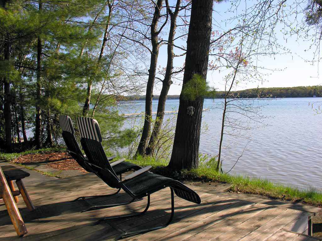 672 Lakewood Road Traverse City, MI 49685 - Photo 11 of 48 1832088-10.JPG