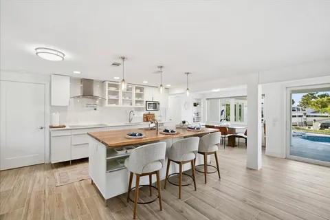 $2,175,000 | 617 Dundee Lane, Holmes Beach, FL 34217