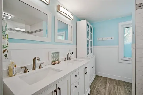 $2,175,000 | 617 Dundee Lane, Holmes Beach, FL 34217