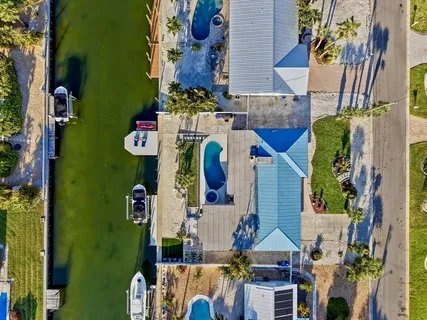$2,175,000 | 617 Dundee Lane, Holmes Beach, FL 34217