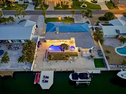 $2,175,000 | 617 Dundee Lane, Holmes Beach, FL 34217