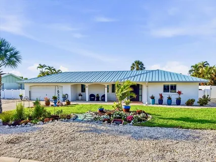 $2,175,000 | 617 Dundee Lane, Holmes Beach, FL 34217