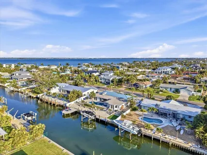 $2,175,000 | 617 Dundee Lane, Holmes Beach, FL 34217