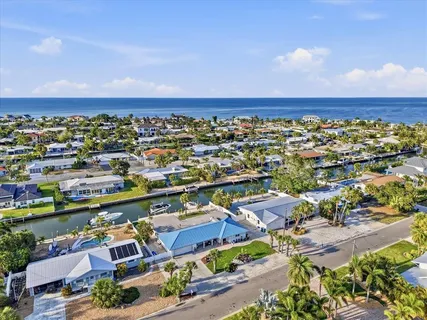 $2,175,000 | 617 Dundee Lane, Holmes Beach, FL 34217