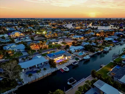 $2,175,000 | 617 Dundee Lane, Holmes Beach, FL 34217