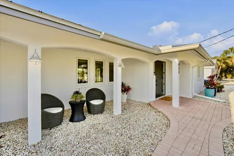 $2,175,000 | 617 Dundee Lane, Holmes Beach, FL 34217