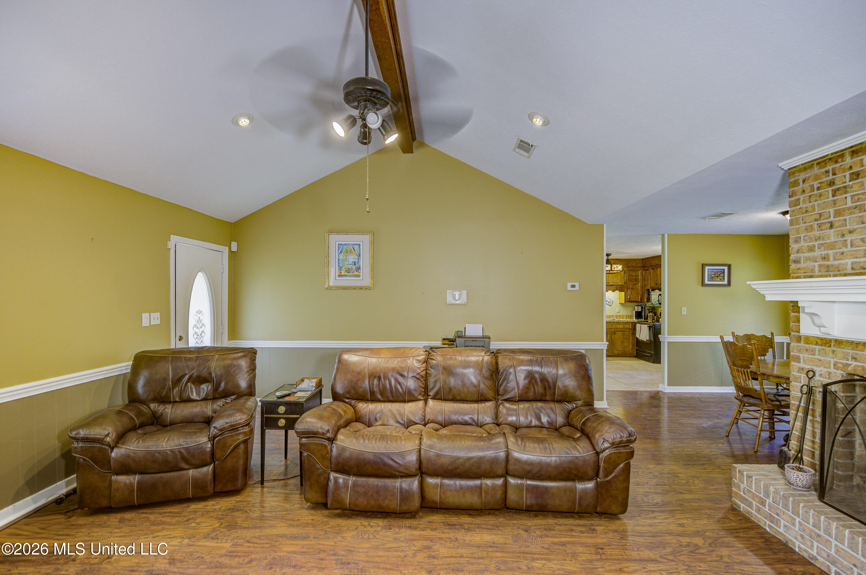 103 Erin Cove Clinton, MS 39056 - Photo 13 of 39 14 Great Room 2